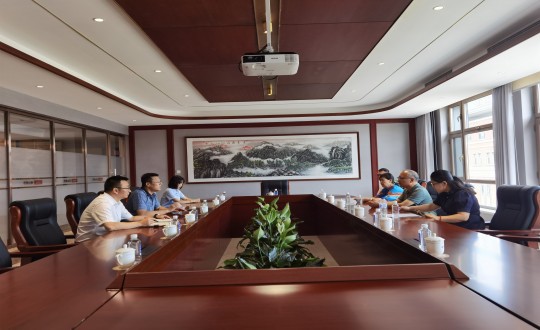 11.中国房地产协会养老工业委员会、吉林省房地产协会相关向导对麻将胡了·南山书院举行实地考察_副本.jpg