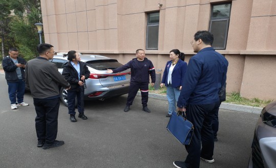 19.吉林省住建厅等各级向导莅临物业总公司金地梧桐华府小区视察_副本.jpg