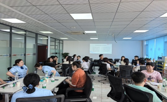 17.药业公司“文化理念学习暨药业新文化框架制订聚会”现场_副本.jpg